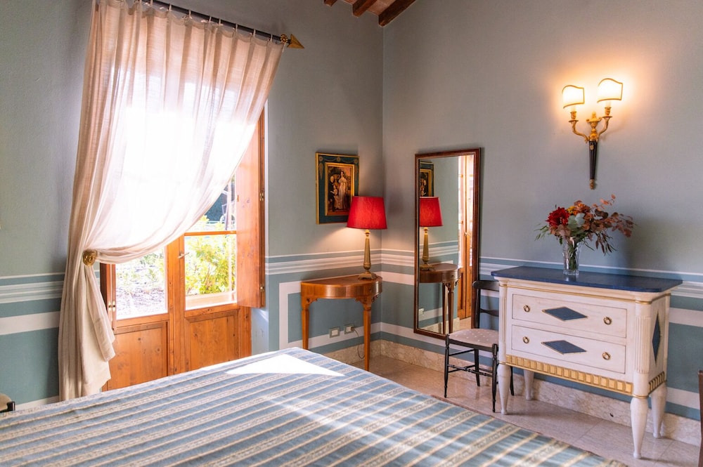 Superior Double or Twin Room, 1 Bedroom, Accessible, Pool View