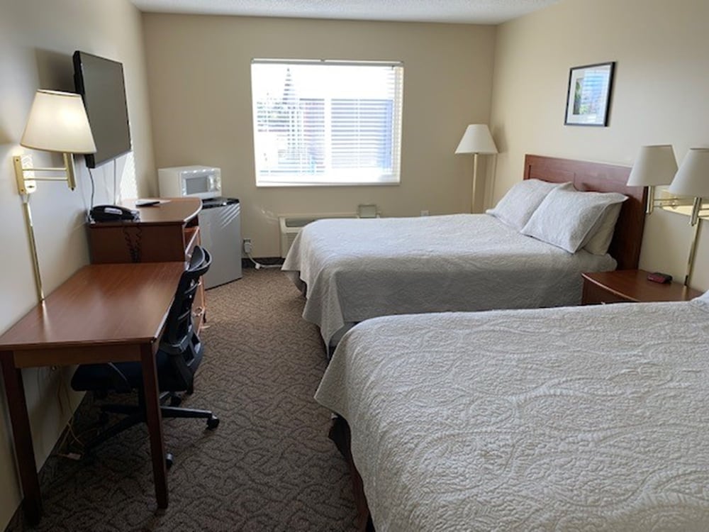 Standard Room, 2 Queen Beds, Non Smoking photo 2