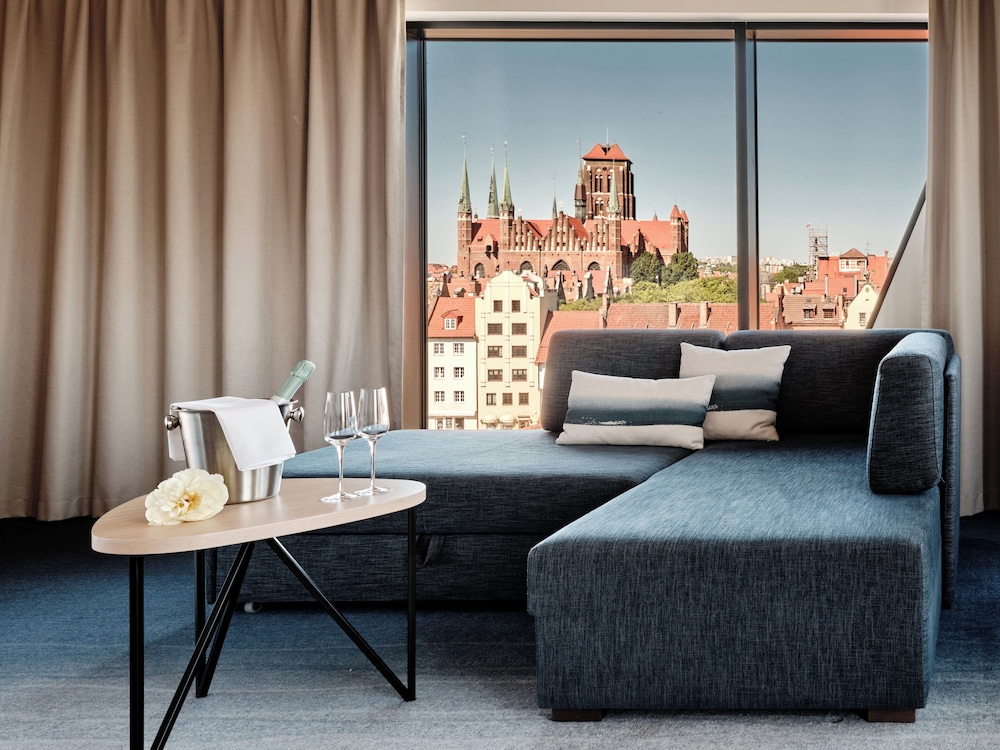 Premium Room, 1 King Bed, River View - Photo 8