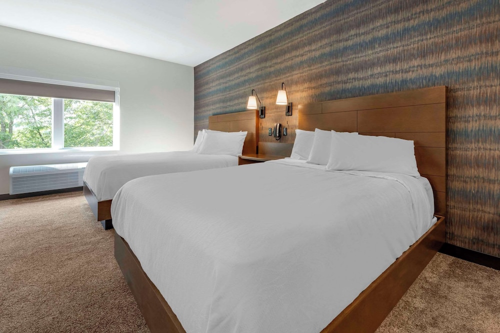 Suite, 2 Queen Beds, Non Smoking - Photo 1