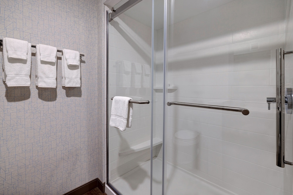 Suite, Multiple Beds - Photo 10