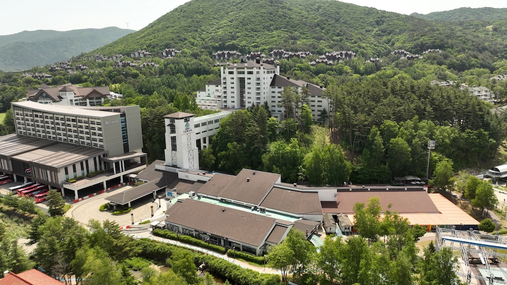 [Tower Condominium] Standard Twin - Photo 6