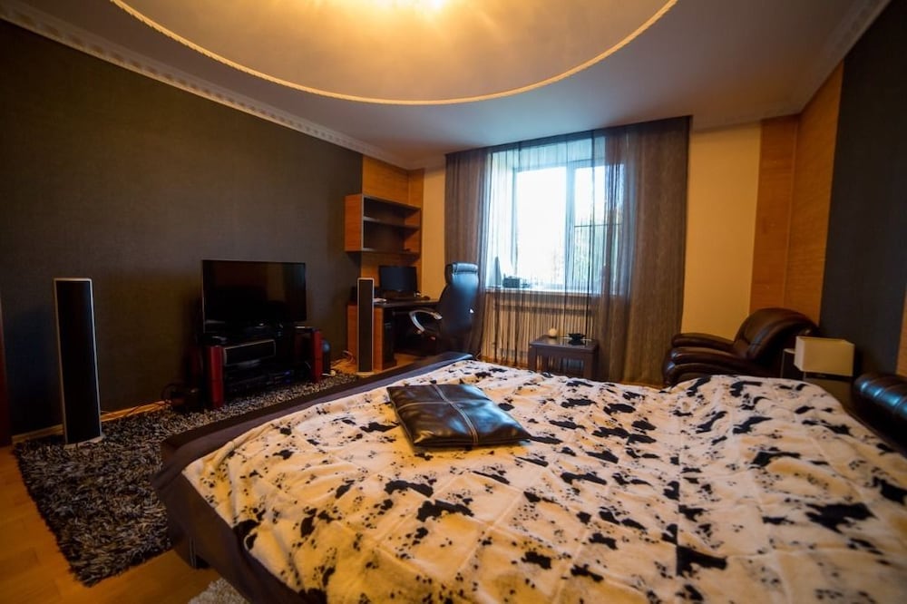Family House, 6 Bedrooms, Beachside photo 3