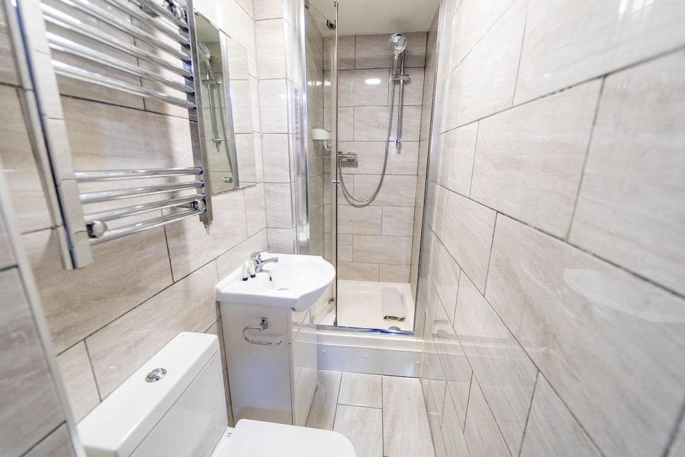 Standard Studio, Ensuite (Studio 11) - Photo 3