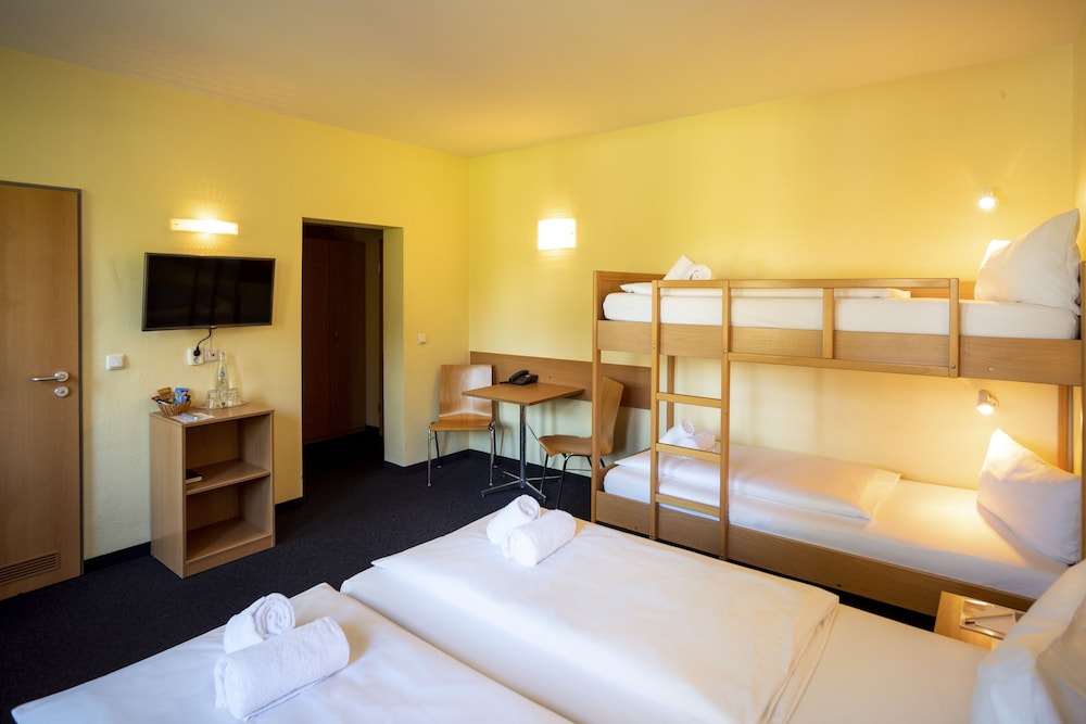 Quadruple Room - Photo 14