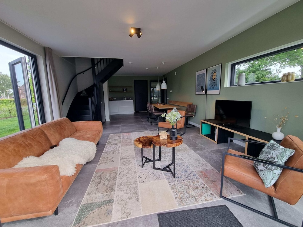 Elite House, 4 Bedrooms photo 3