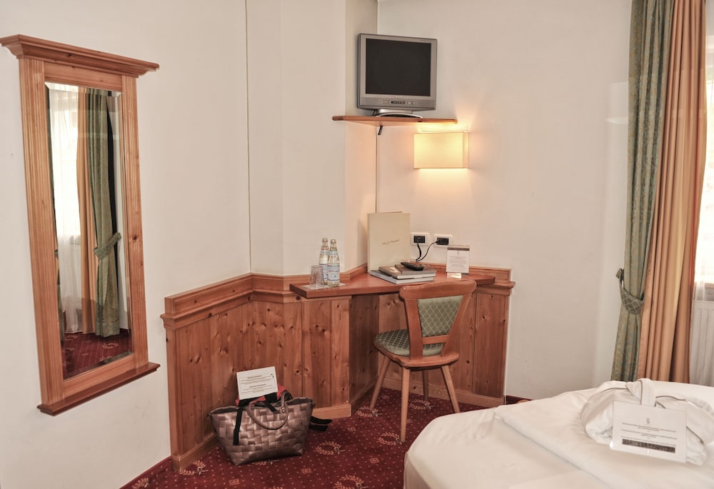 Standard Double Room, 1 King Bed with Sofa bed photo 3