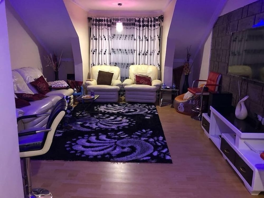 Deluxe Apartment photo 3