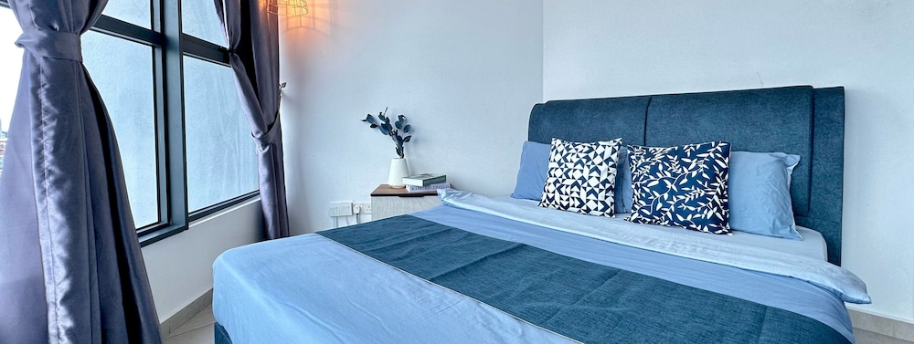 Premium Apartment, 3 Bedrooms, Balcony, City View