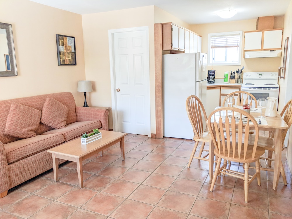 Suite, 2 Bedrooms photo 2