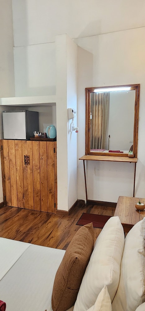 Deluxe Triple Room, 1 Bedroom, Private Bathroom photo 3