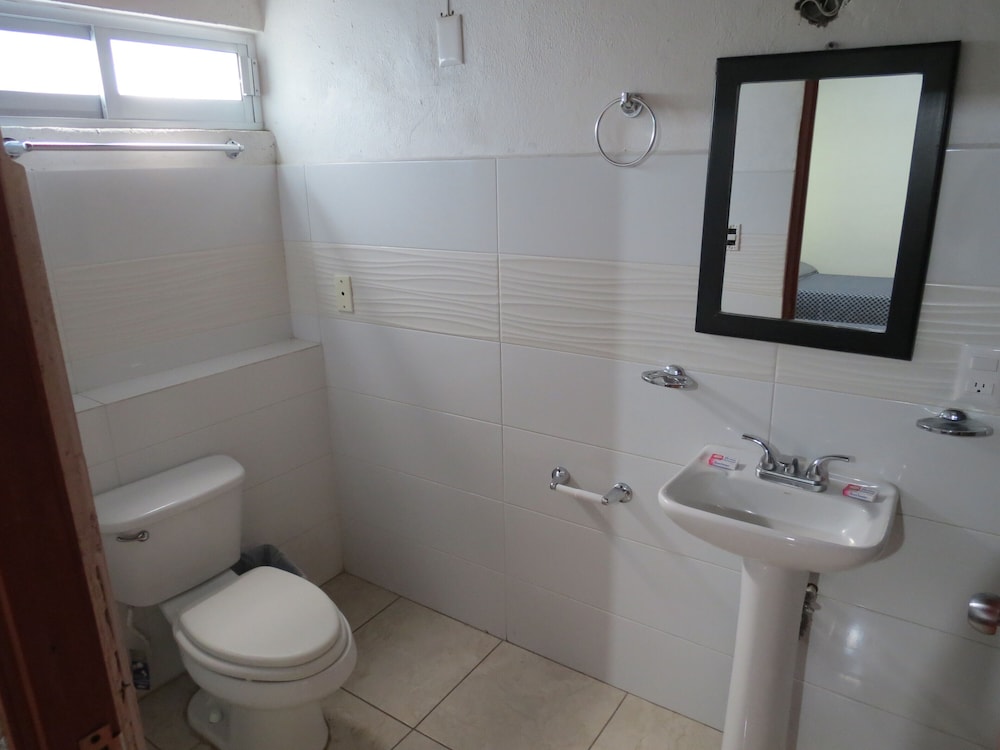 Standard Quadruple Room - Photo 18
