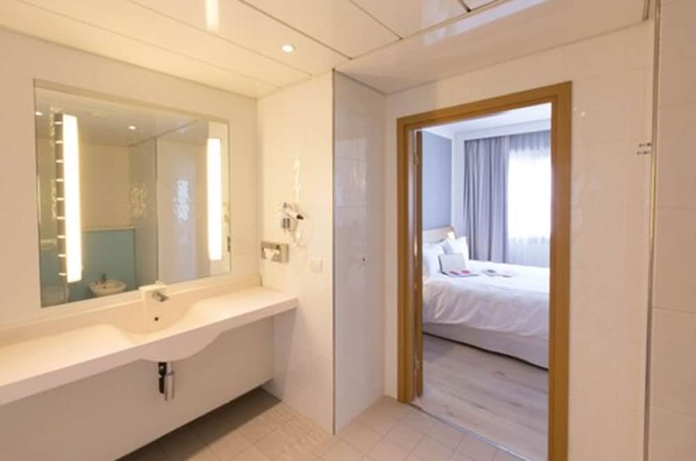 Comfort Suite - Photo 13