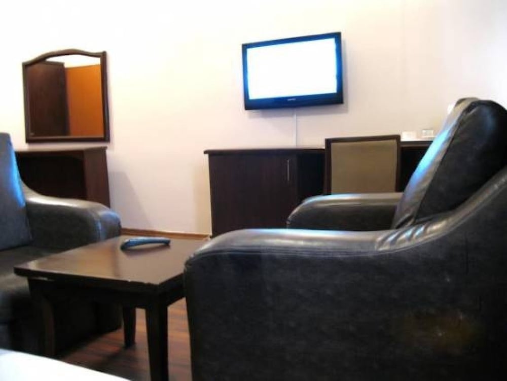 Executive Room - Photo 2