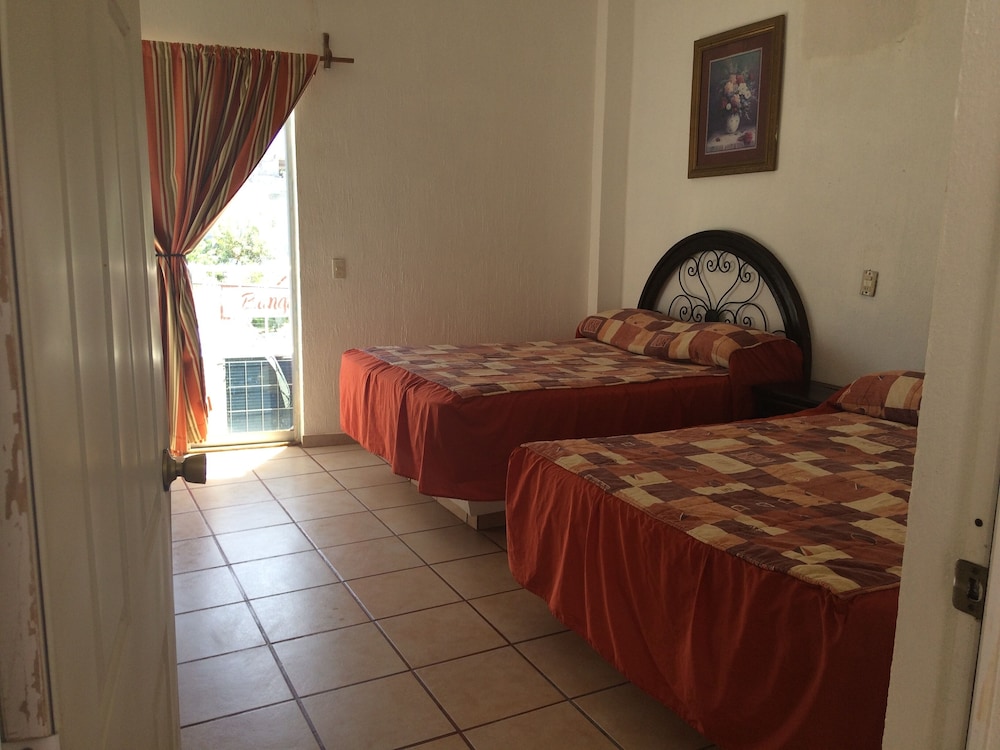 Basic Bungalow photo 1