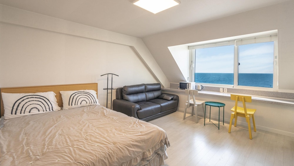 Basic Room, 1 Bedroom (302(ocean view))