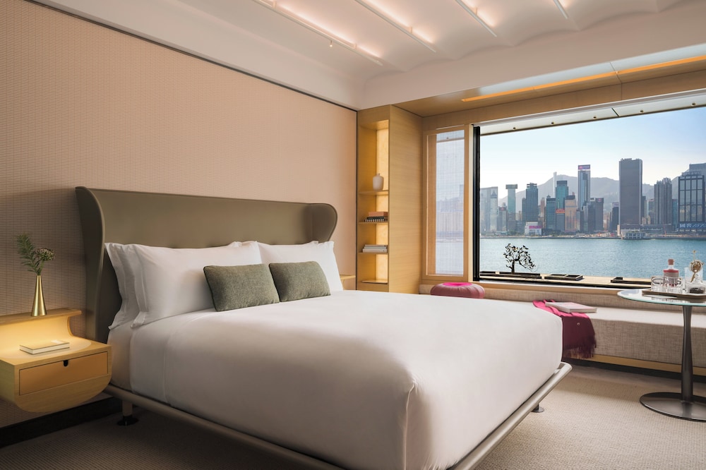 Classic Room, 1 King Bed, Harbor View (Daybed, Moongate)