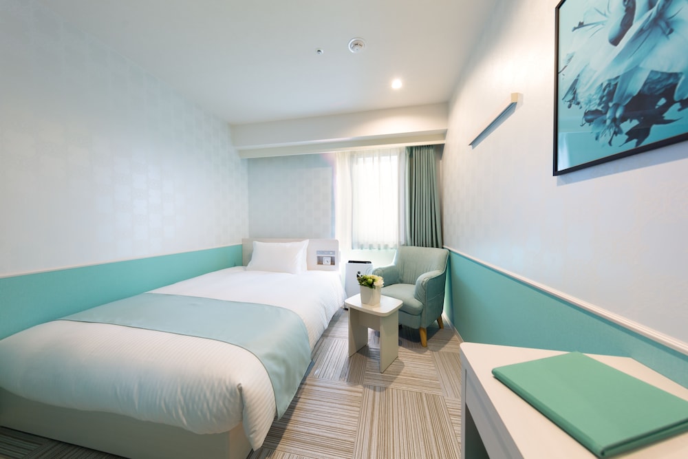 Standard Room, Non Smoking (Separate toilet and shower) photo 2