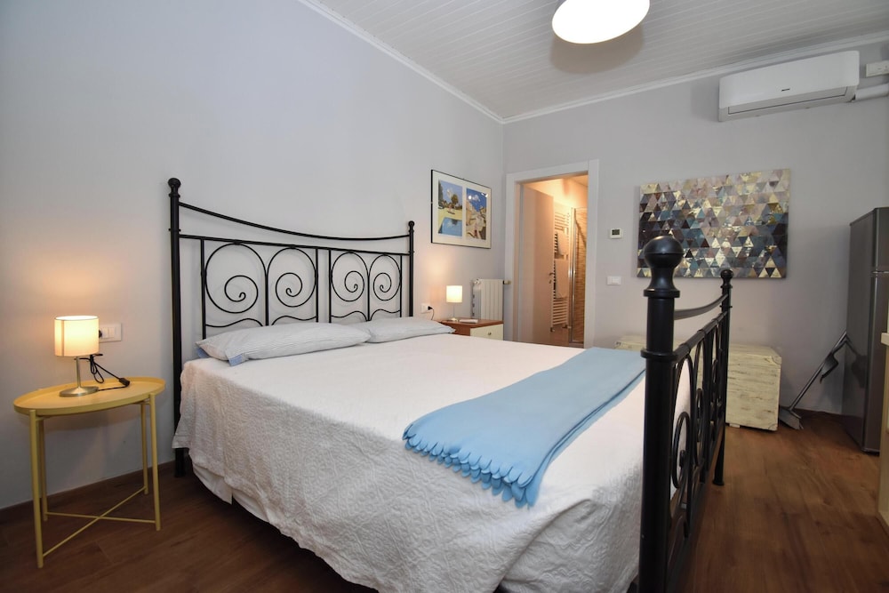 Family Studio, Mountain View (Vicky Loft Morgnaga) photo 2