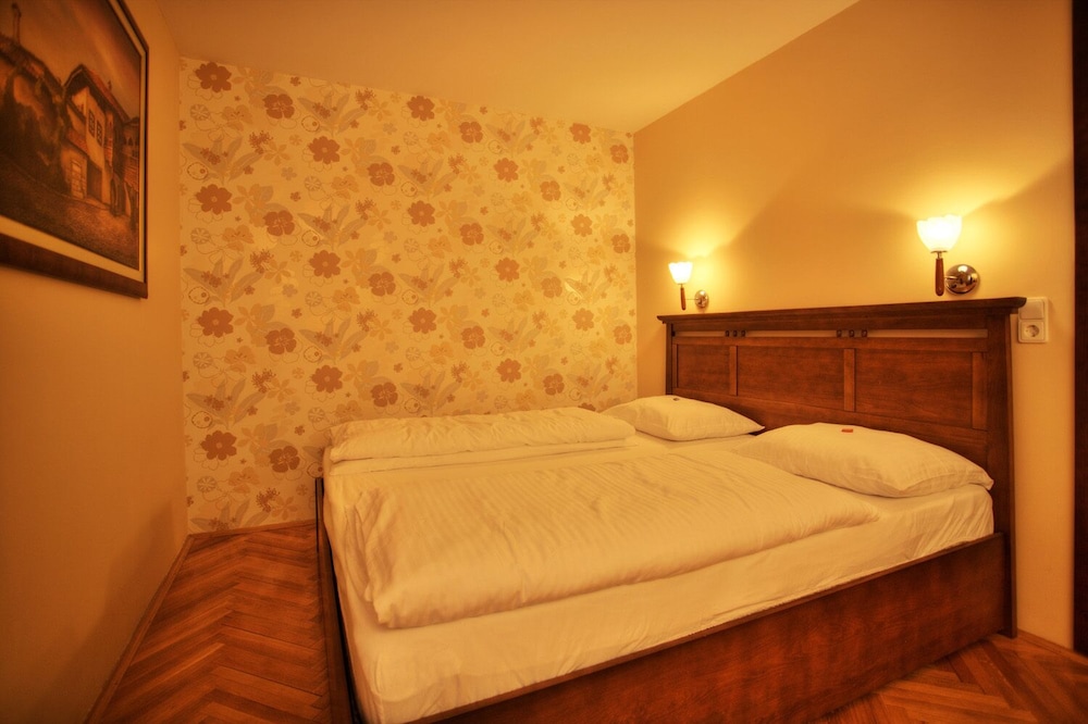 Classic Double or Twin Room - Photo 1