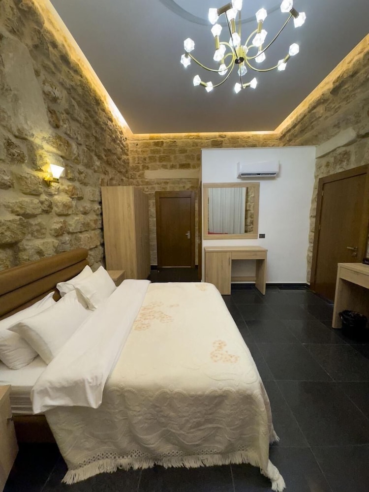 Deluxe Studio Suite, City View photo 2
