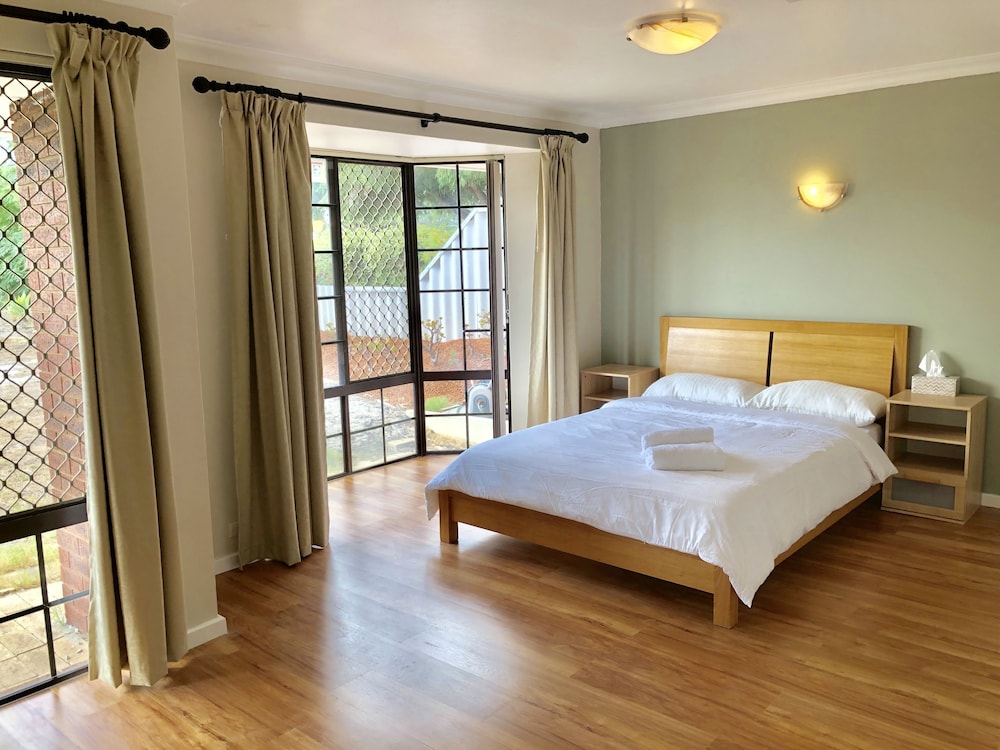 Room A photo 1