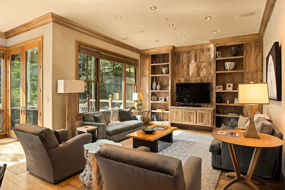 Luxury Townhome, 4 Bedrooms, Hot Tub, Slope side photo 1