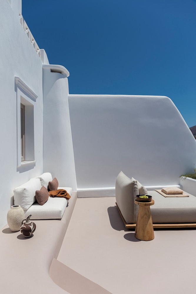 Honeymoon Suite with Plunge Pool - Photo 8