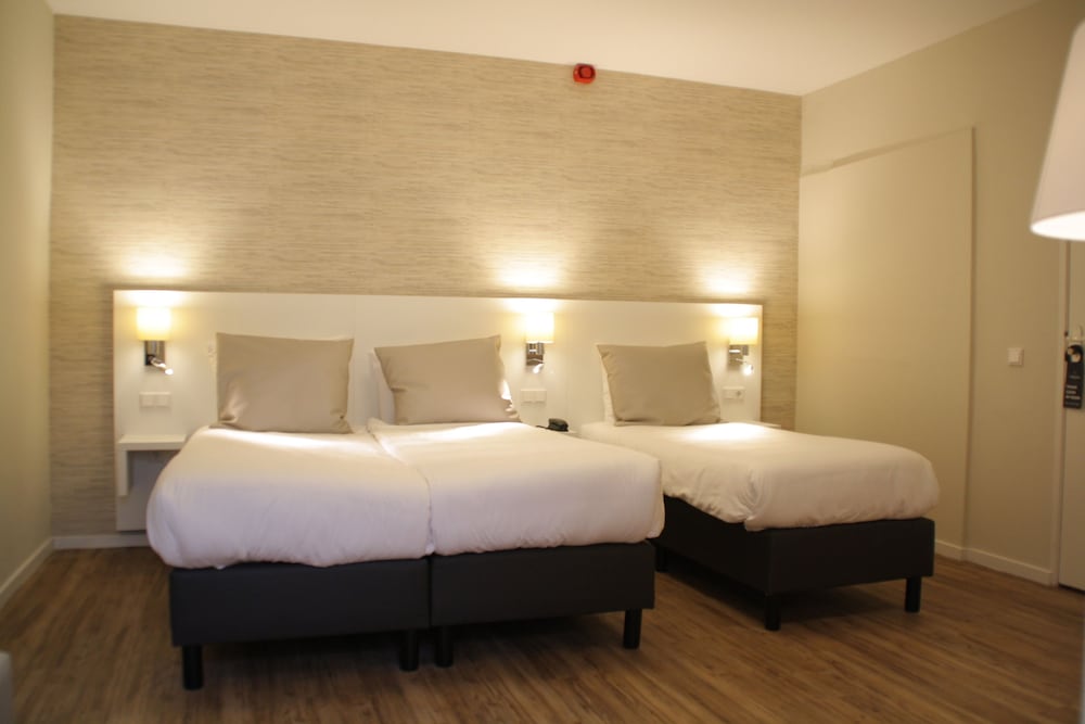 Deluxe Triple Room - Photo 3
