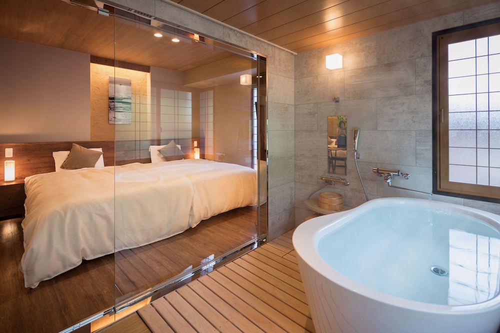 Suite with View Bath (Mountain Style), Non Smoking (68sqm) photo 3