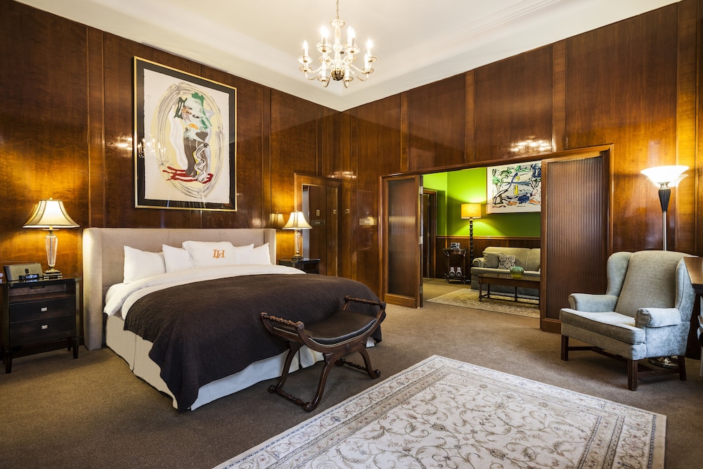 King Suite - Photo 1