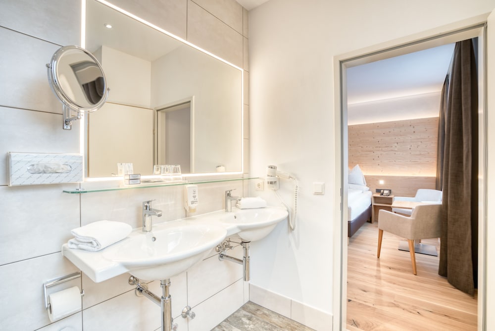 Double Room - Photo 16