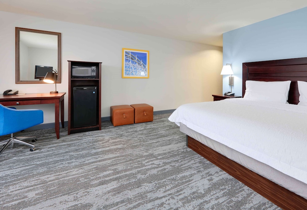 Standard, One King Bed, Non-Smoking - Photo 2
