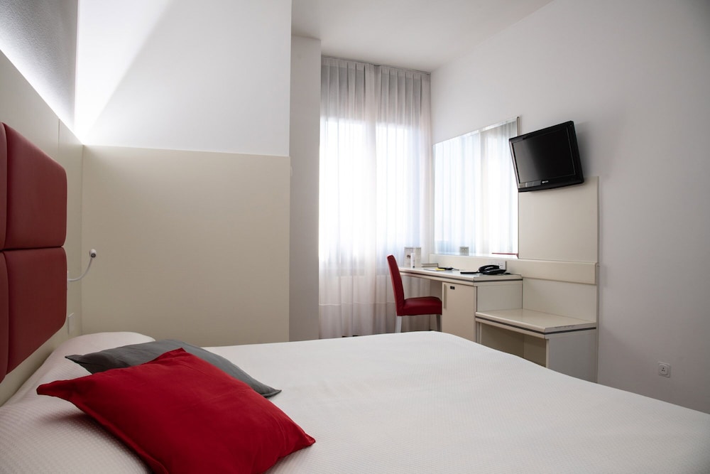 Business Double Room (Large) photo 2