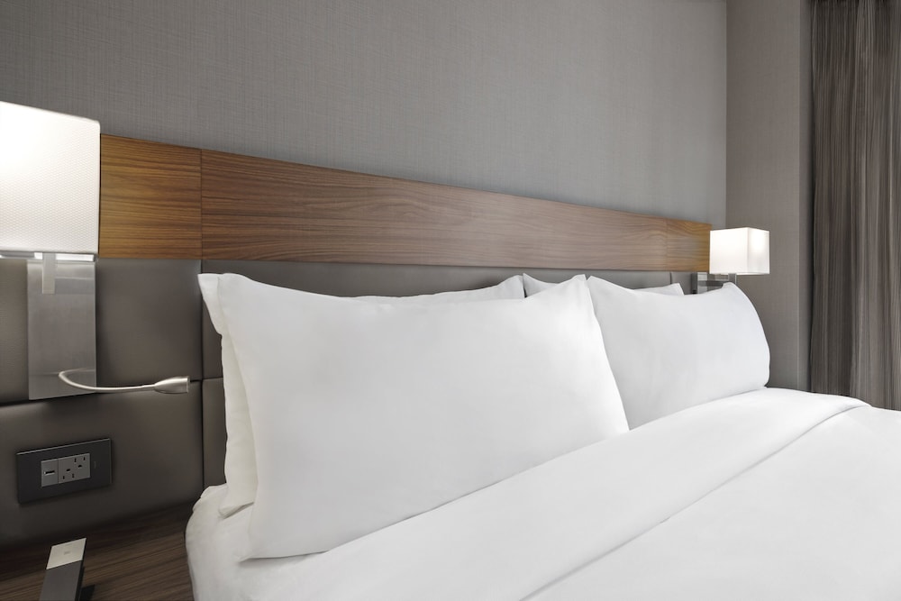 Suite, 1 Bedroom photo 2