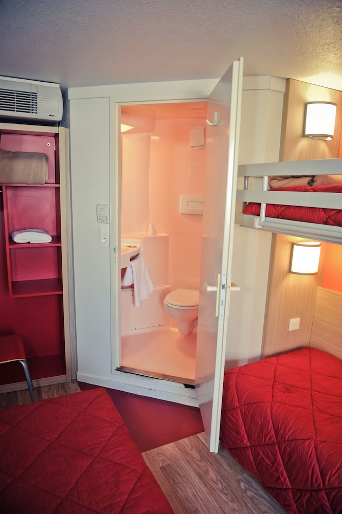 Standard Room, 2 Twin Beds - Photo 8