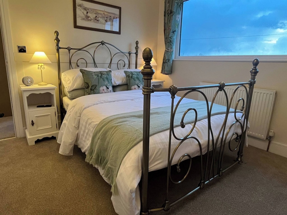 House, 2 Bedrooms, Balcony