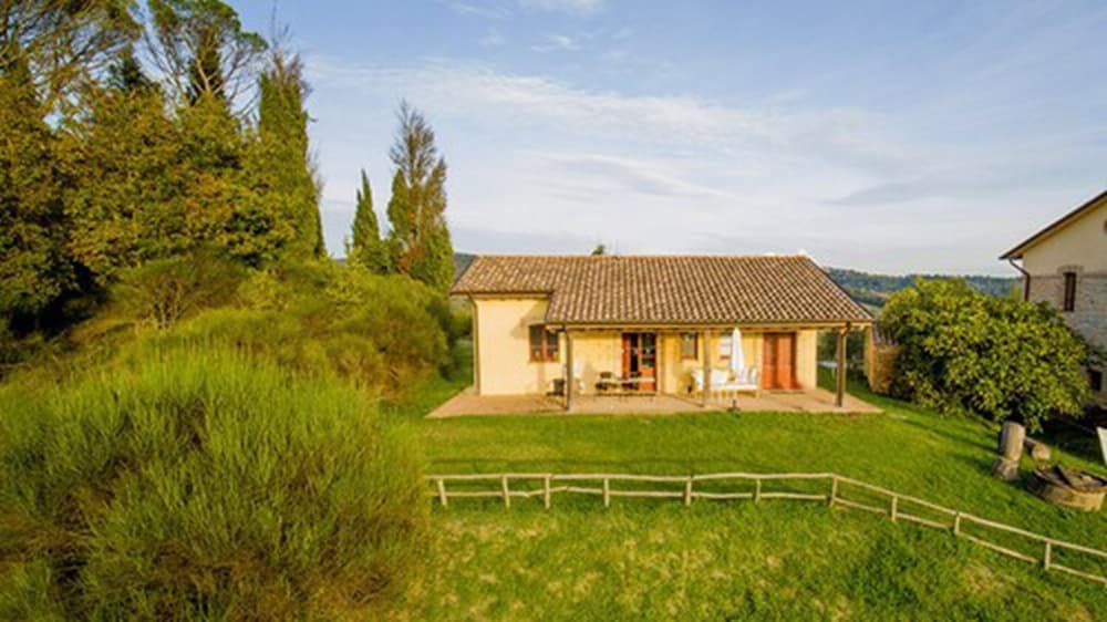 Traditional Cabin (Porcilaia) photo 2