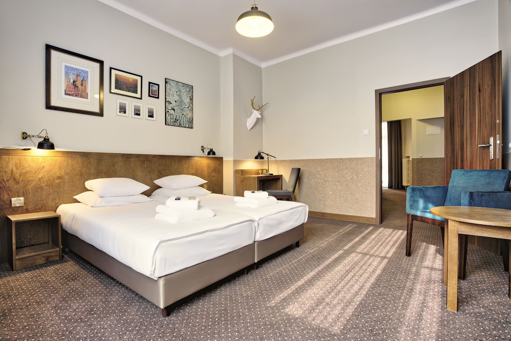 Classic Quadruple Room - Photo 6