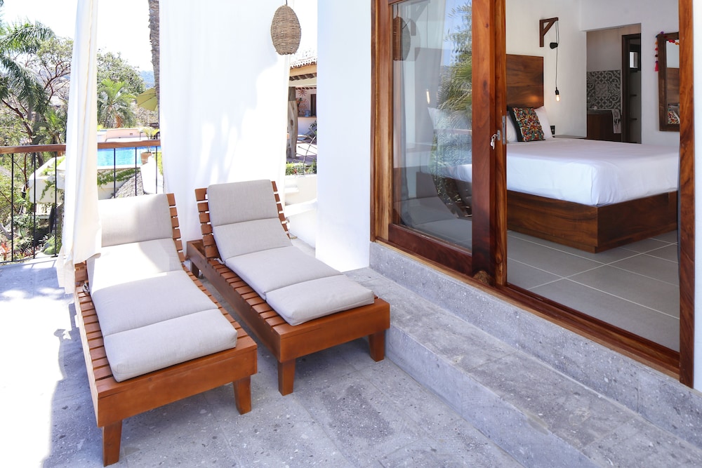 Suite, Sea View (#4) - Photo 13