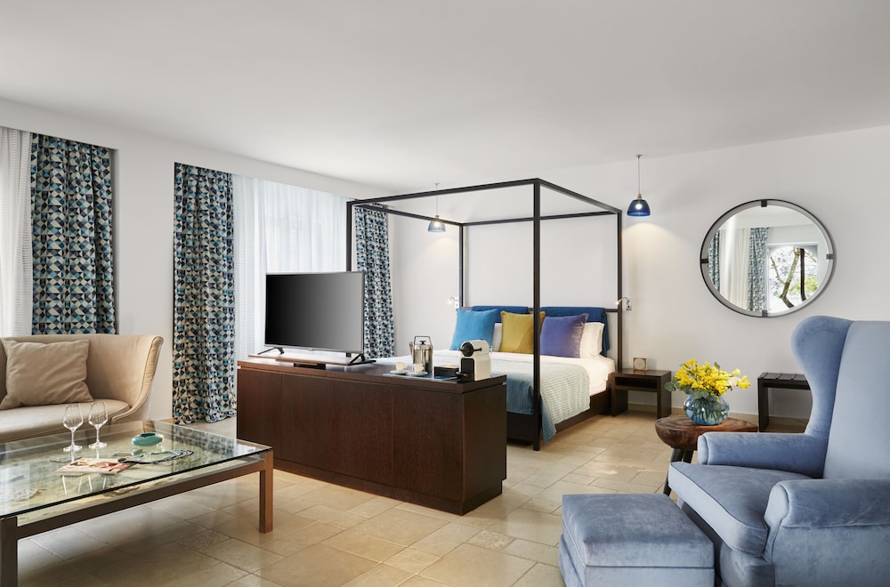 Grand Suite Sea Front with Private Pool