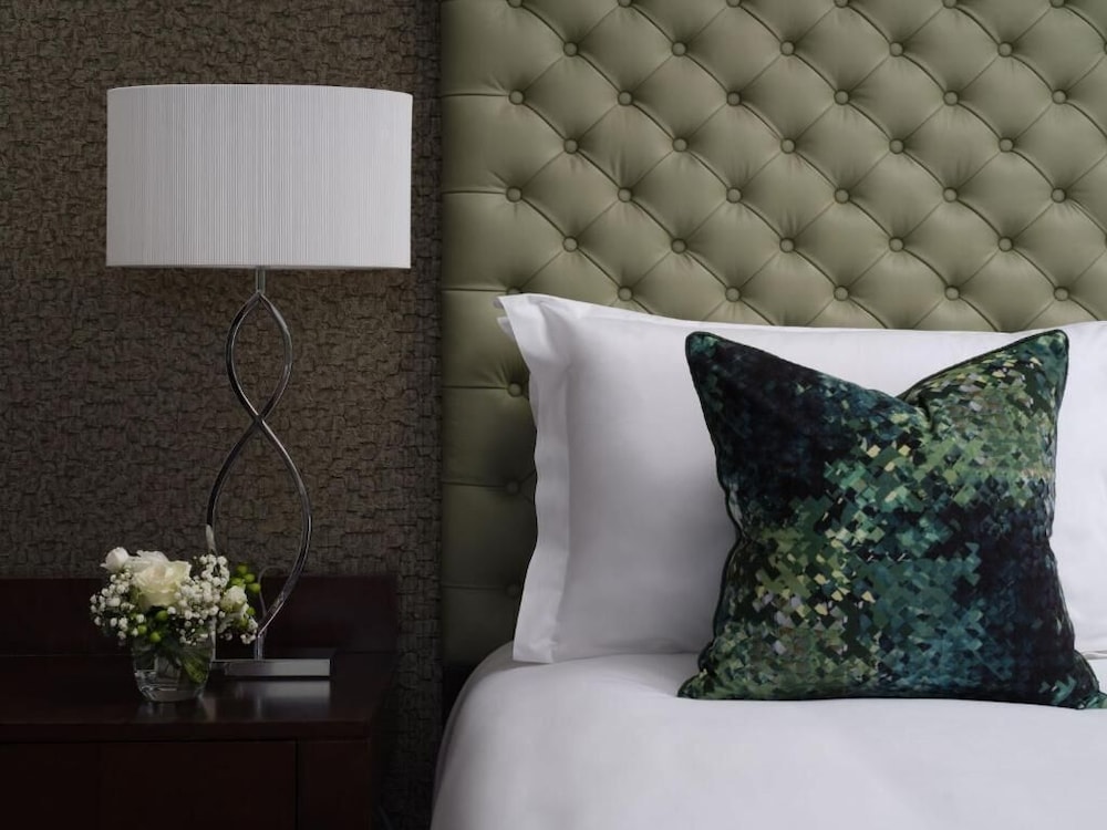 Signature King Guestroom - Photo 1