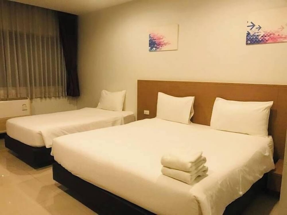 Deluxe Triple Room, Non Smoking photo 3