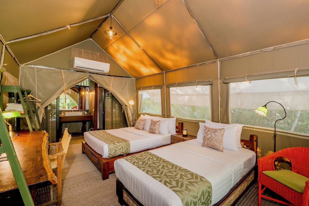 Deluxe Tent Triple (Dinner + Breakfast) - Photo 2