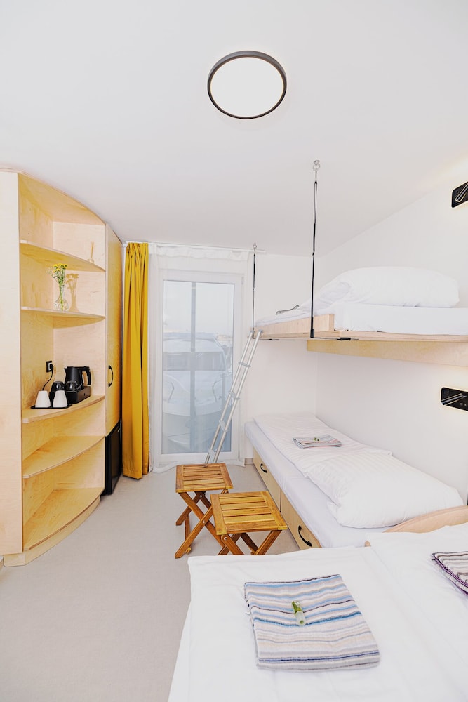 Classic Quadruple Room, Ensuite, River View