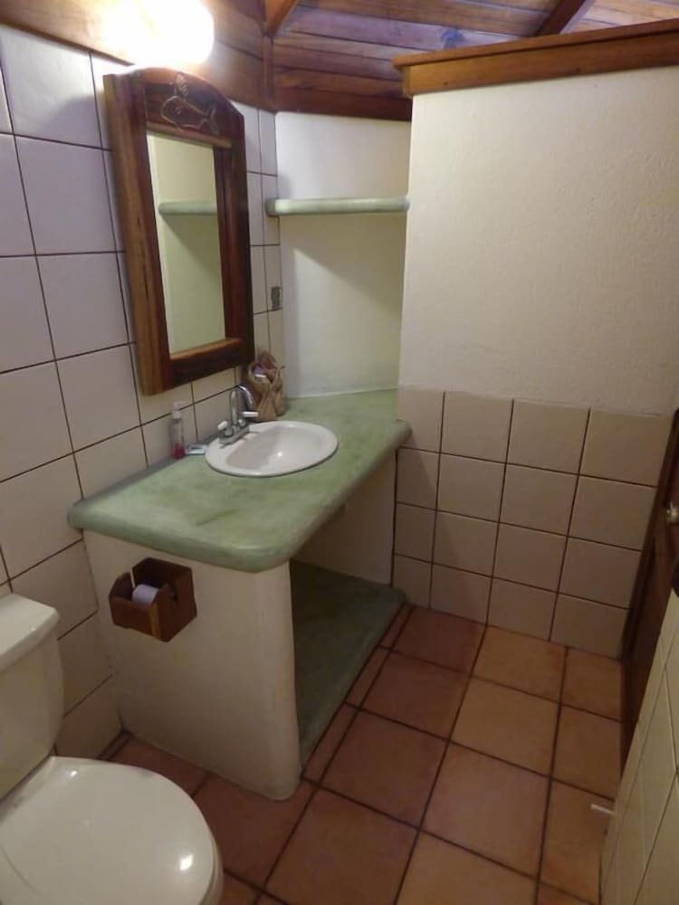Classic Bungalow, 1 King Bed, Non Smoking, Ocean View photo 2