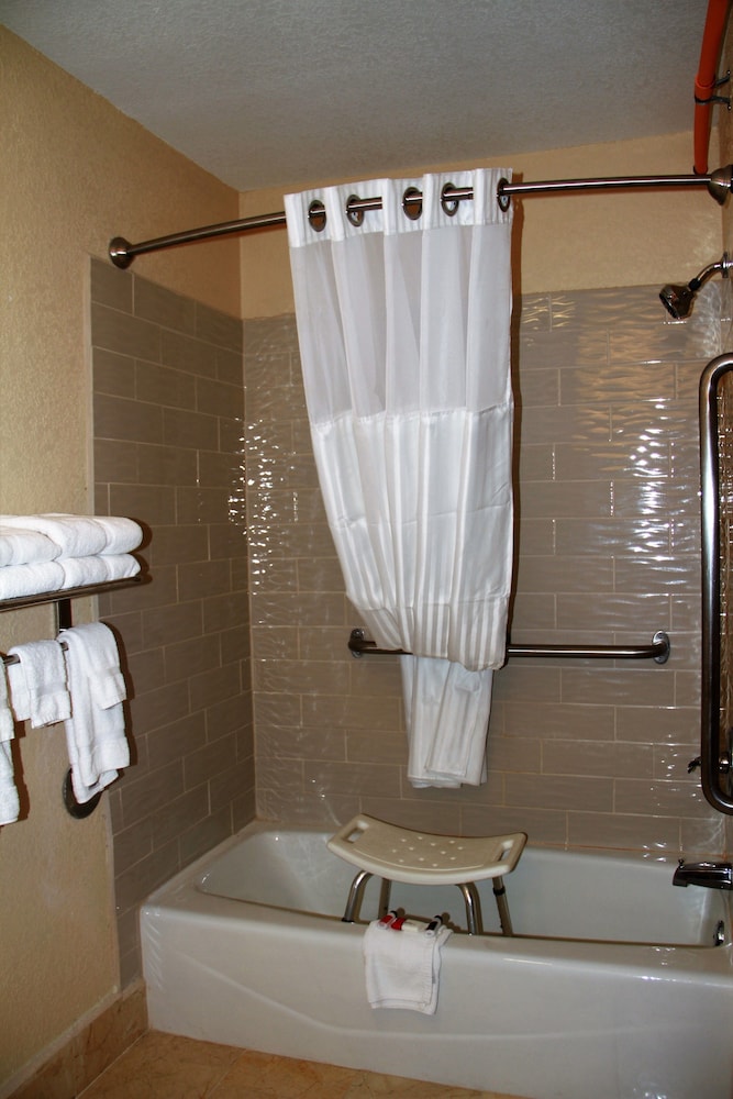 Room, 1 Queen Bed, Accessible, Non Smoking - Photo 6