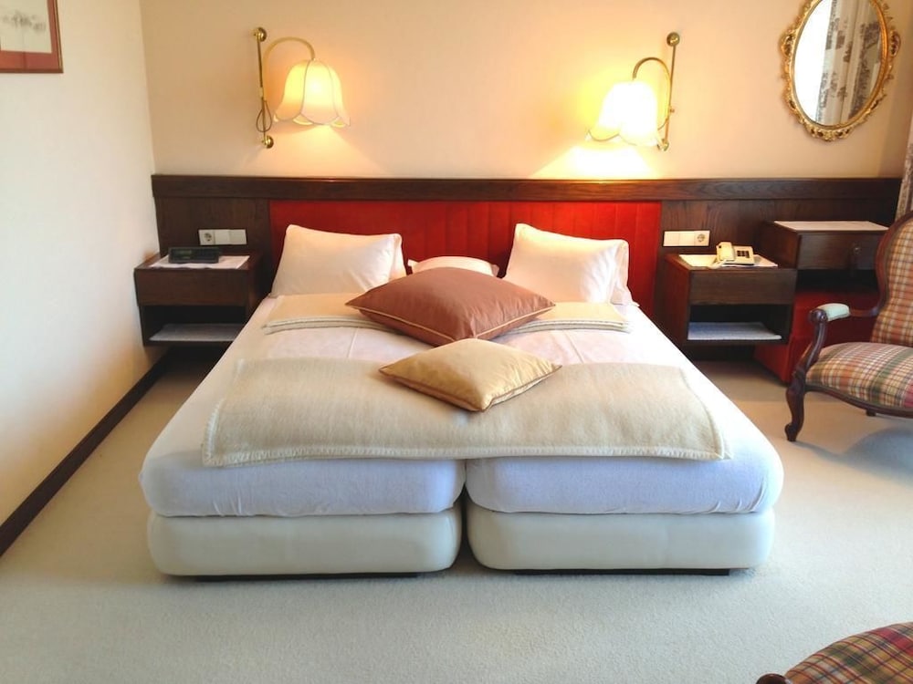 Comfort Condo, 1 King Bed, Kitchen, Mountain View photo 3