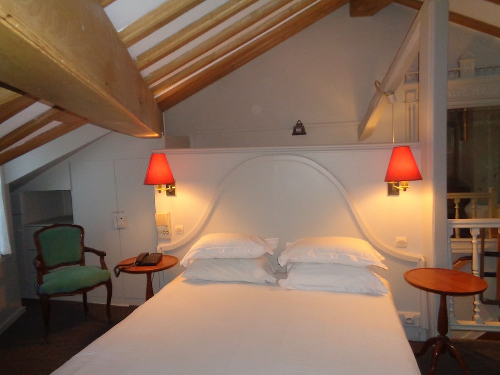 Superior Double Room - Notre Dame View photo 2