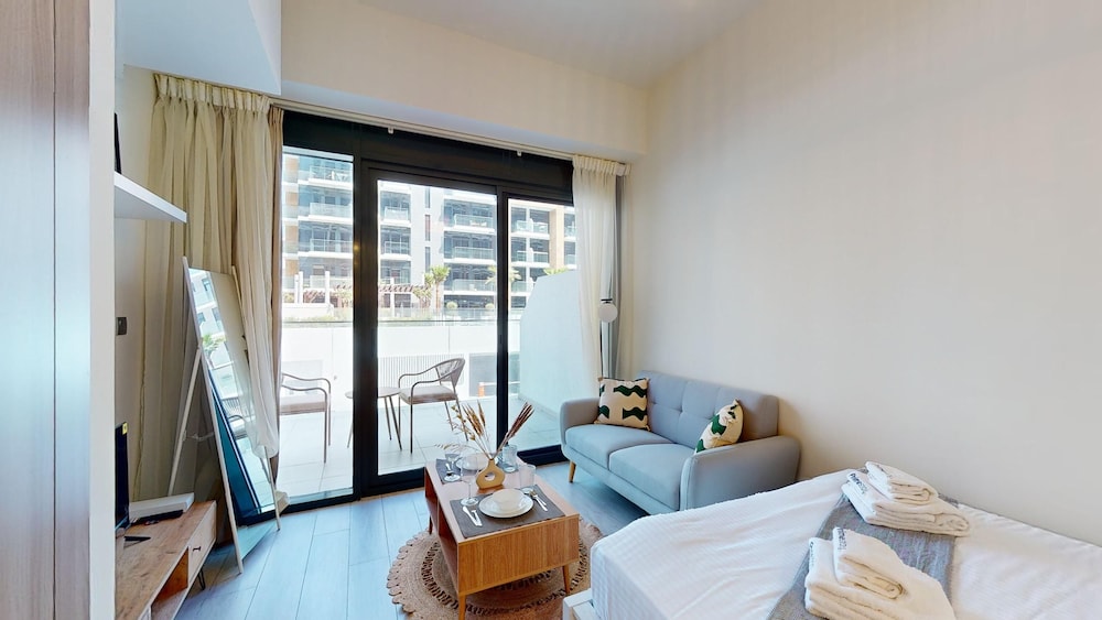 Apartment, 1 Bedroom, Pool Access photo 2